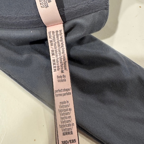 Victoria's Secret Two-Tone Gray Bra Body by Victoria Perfect Shape 38D - Picture 4 of 4